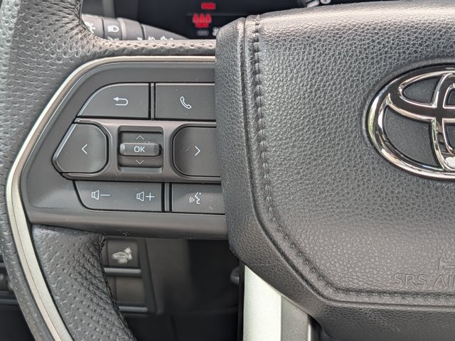 Used 2025 Toyota Tundra Limited AWD/4WD image 21