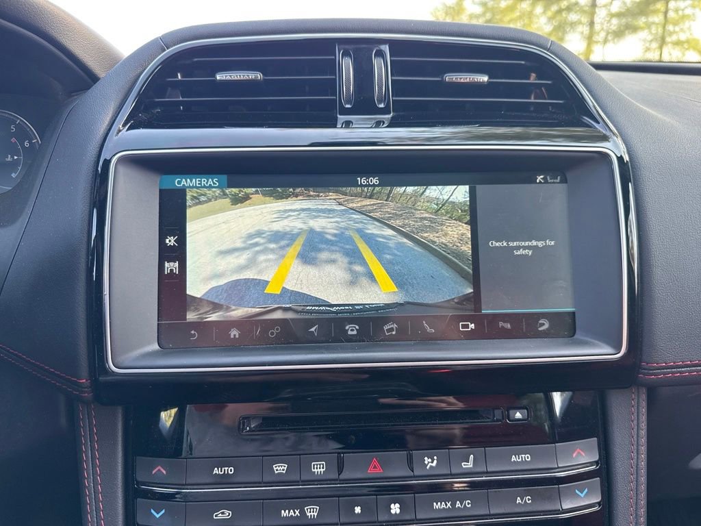 Used 2017 Jaguar F-PACE S image 15