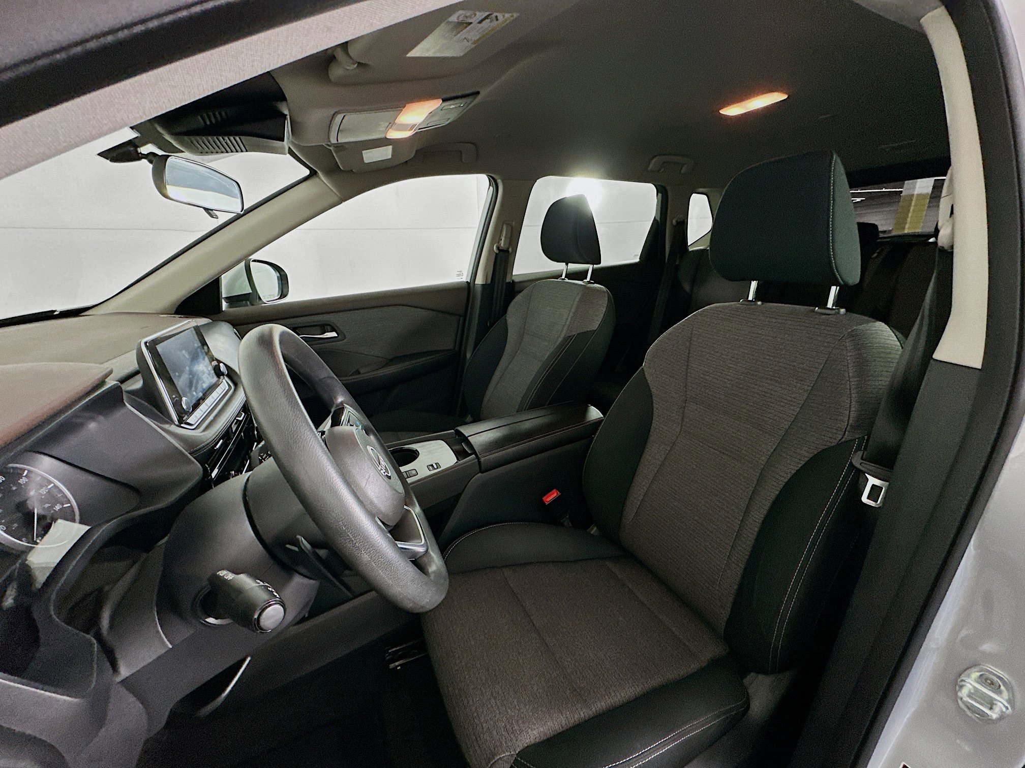 Used 2022 Nissan Rogue SV image 13