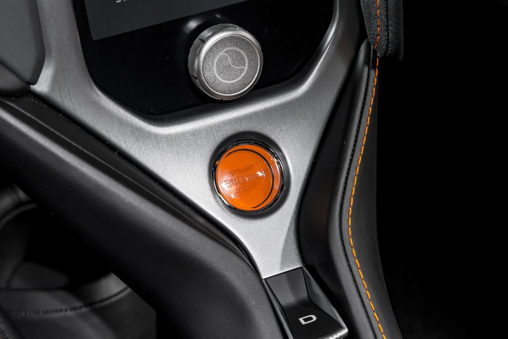 Used 2026 McLaren 750S RWD image 25