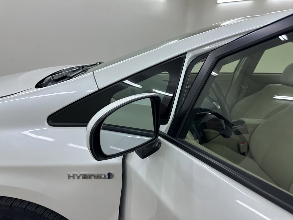 Used 2014 Toyota Prius Two image 16