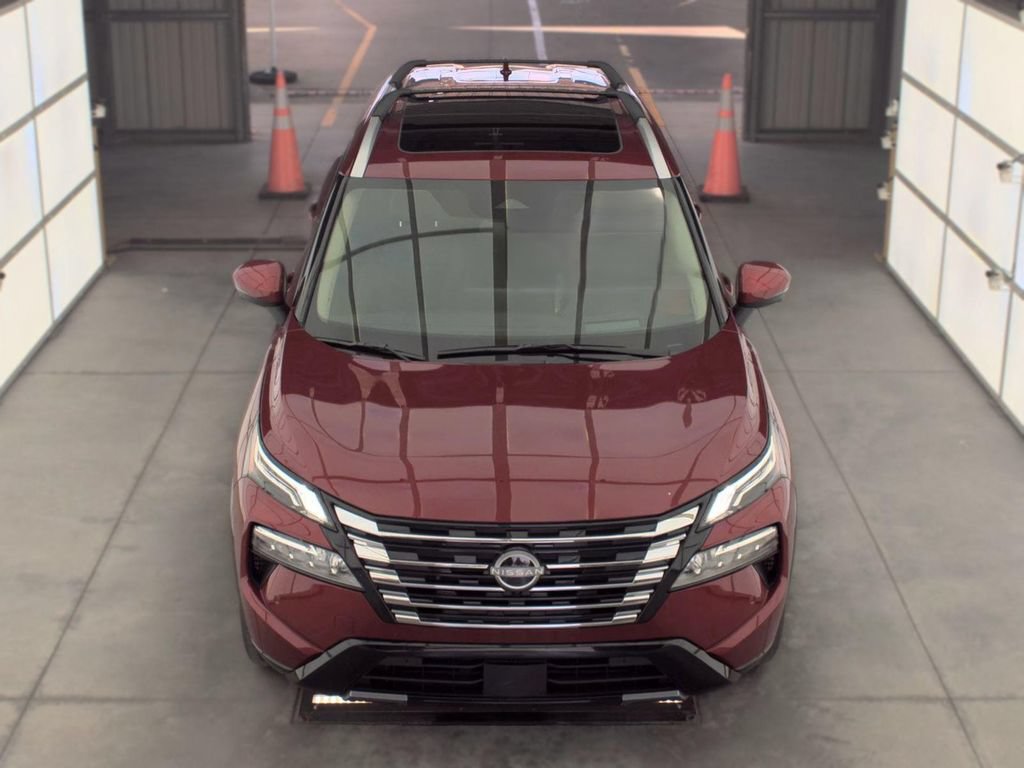 Certified 2026 Nissan Rogue Platinum w/ Platinum Premium Package AWD/4WD image 3