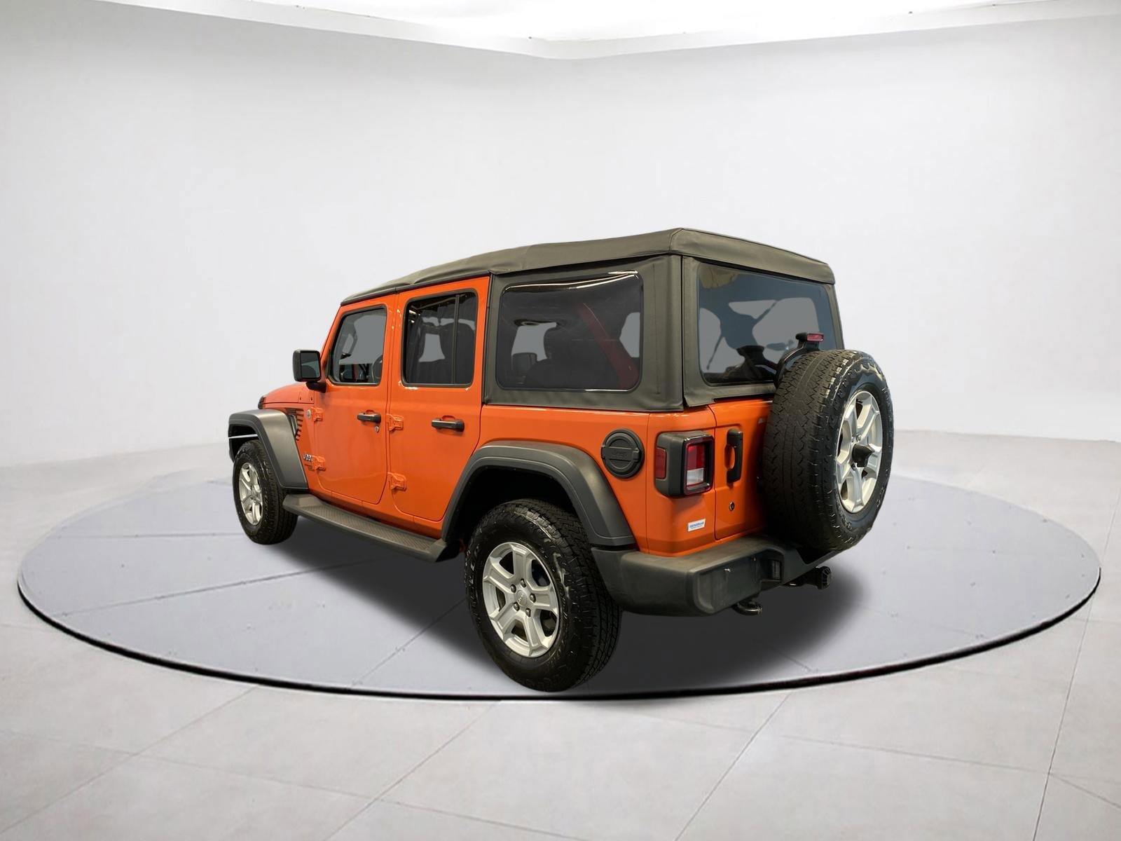 Certified 2018 Jeep Wrangler Unlimited Sport S image 4