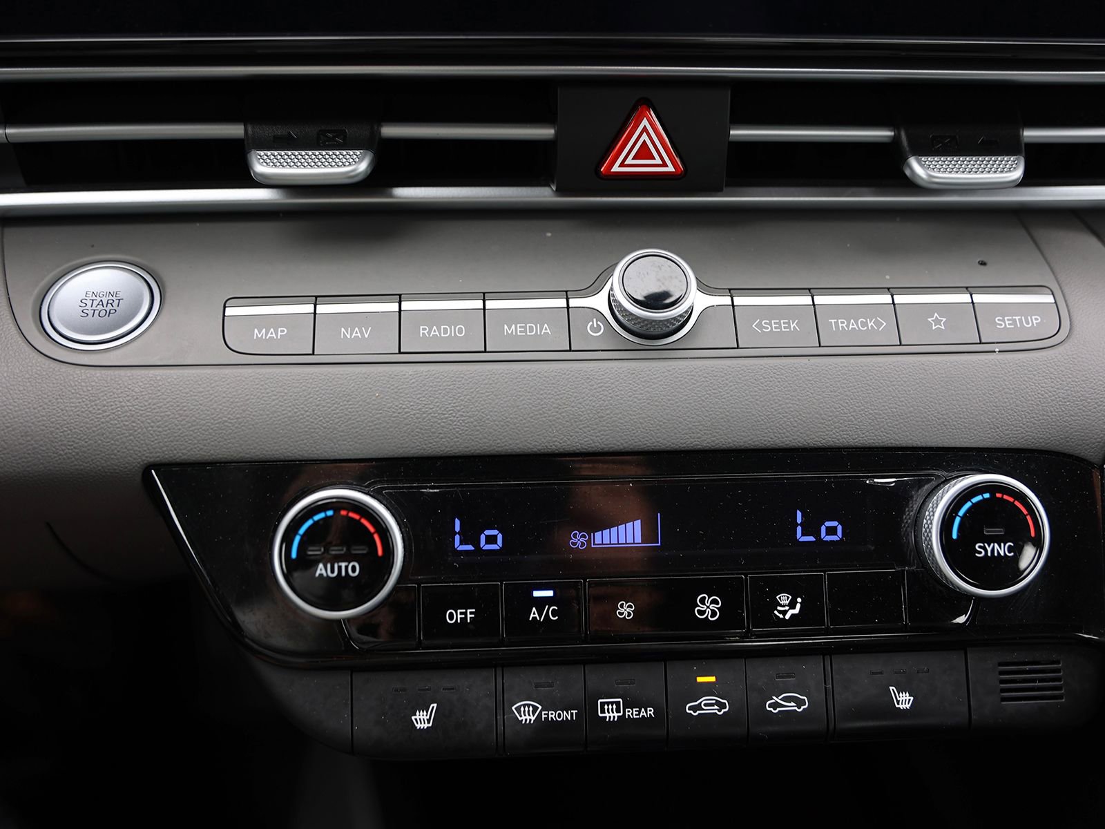 Certified 2023 Hyundai Elantra SEL w/ Convenience Package FWD image 23