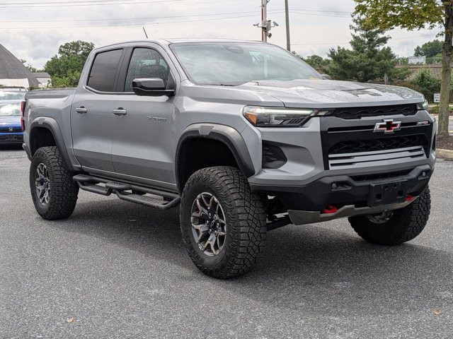 Used 2024 Chevrolet Colorado ZR2 w/ ZR2 Convenience Package III AWD/4WD video 3