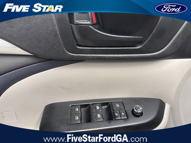 Used 2016 Toyota Highlander LE image 12