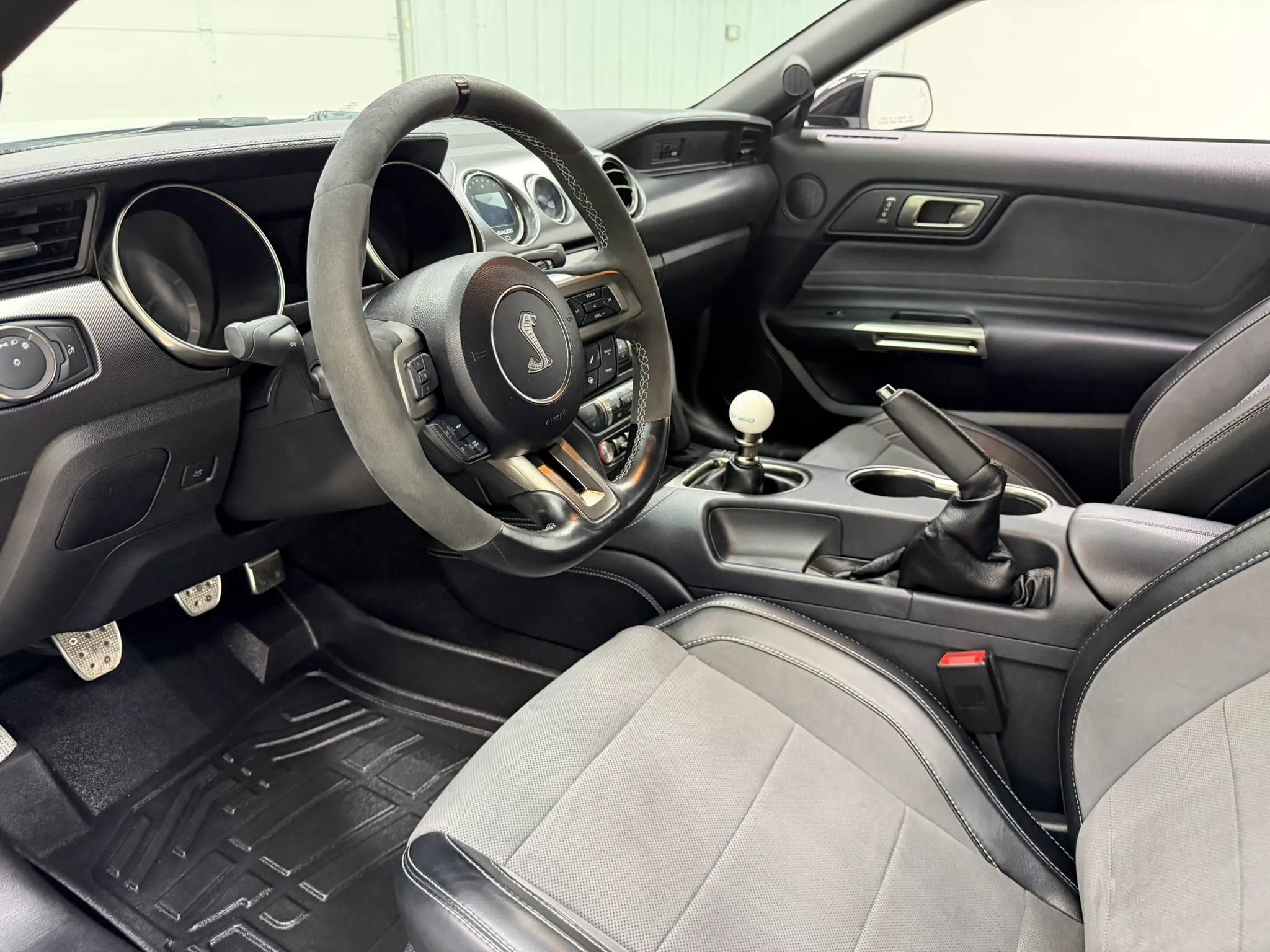 Used 2019 Ford Mustang Shelby GT350 w/ Technology Package image 17