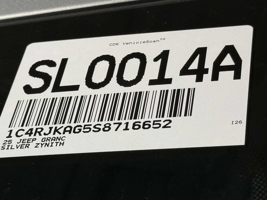 Used 2025 Jeep Grand Cherokee L Laredo w/ Luxury Tech Group I AWD/4WD image 7