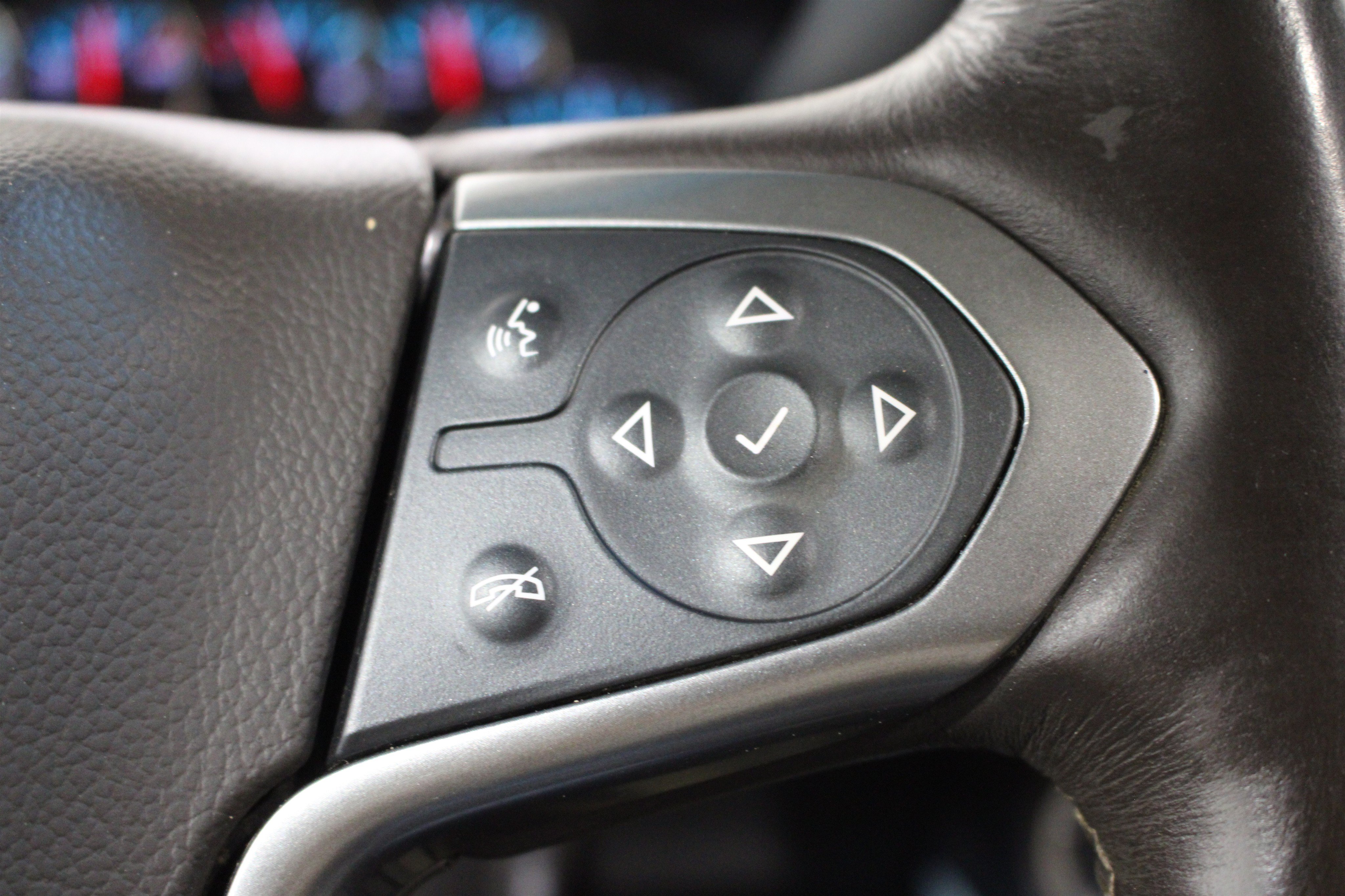Used 2015 Chevrolet Suburban LT AWD/4WD image 14