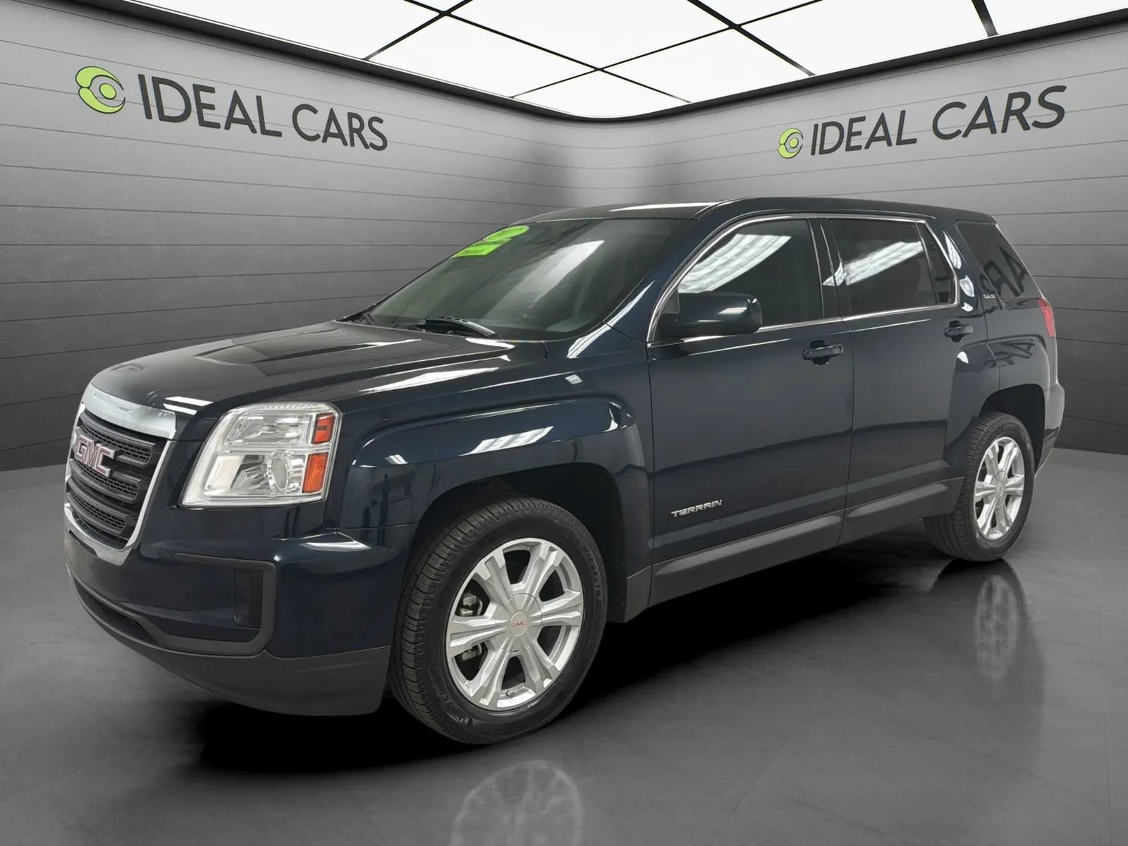 Used 2017 GMC Terrain SLE FWD image 1