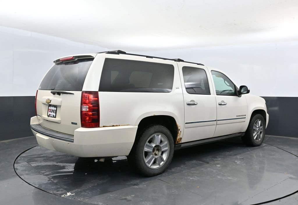 Used 2010 Chevrolet Suburban LTZ image 3