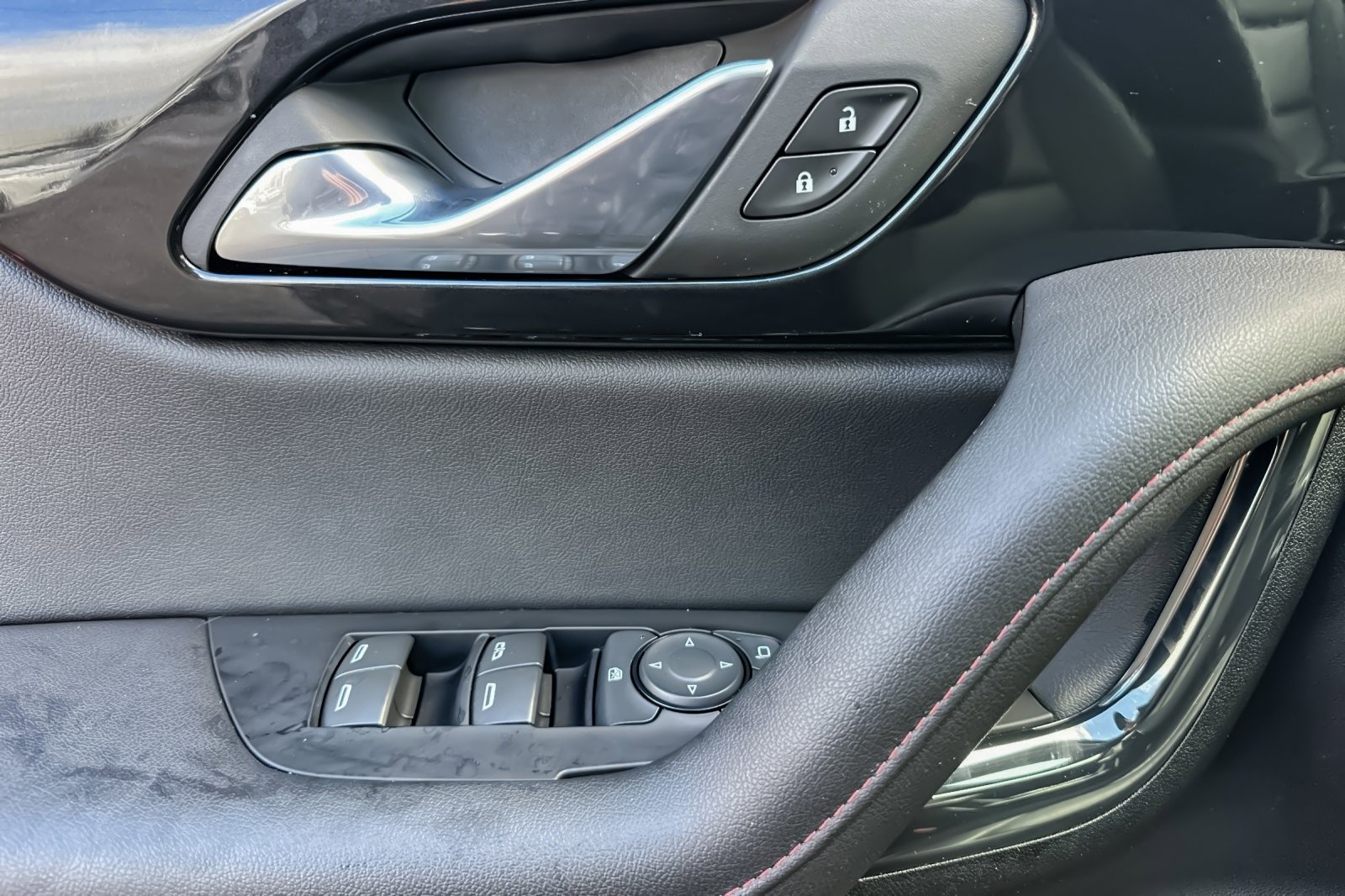 Used 2023 Chevrolet Blazer RS image 9