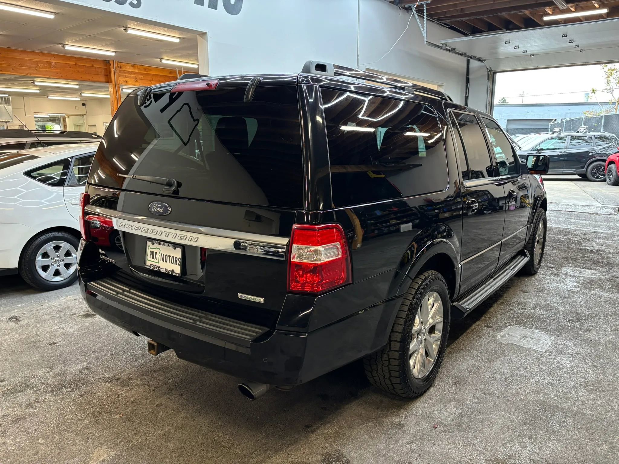 Used 2017 Ford Expedition EL Limited AWD/4WD image 8