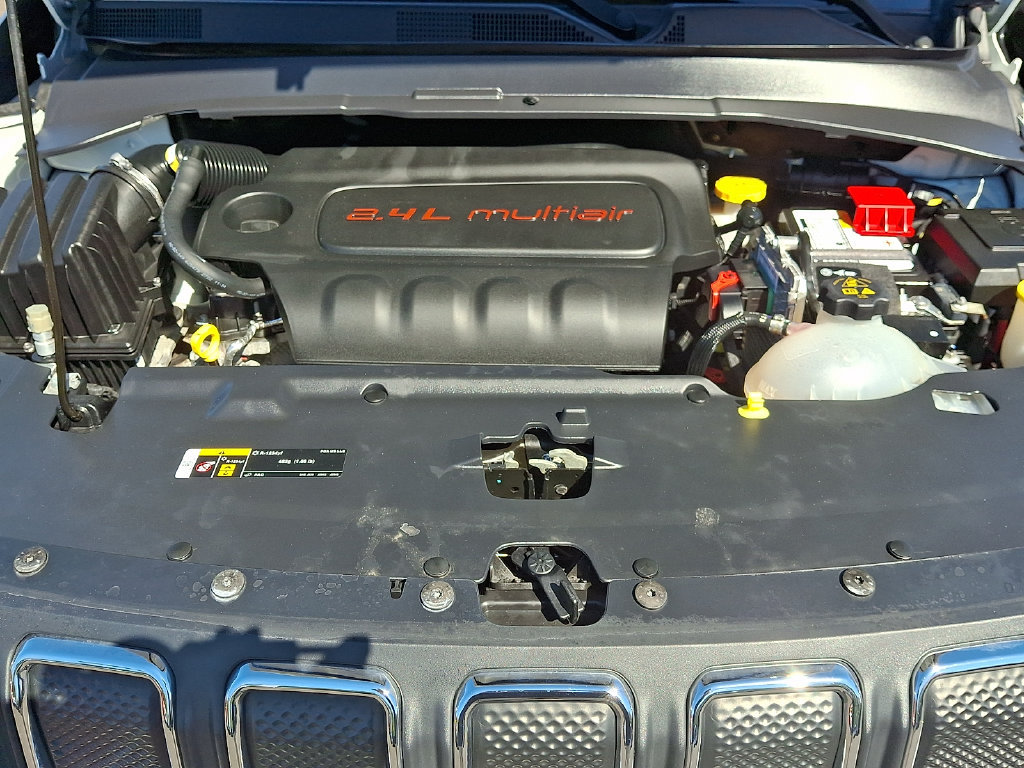 Used 2022 Jeep Compass Latitude w/ Sun and Sound Group AWD/4WD image 31