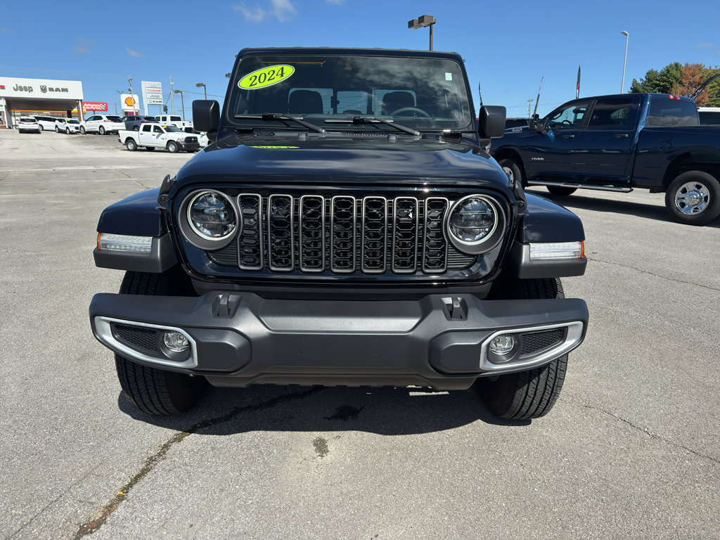Used 2024 Jeep Gladiator Sport image 2