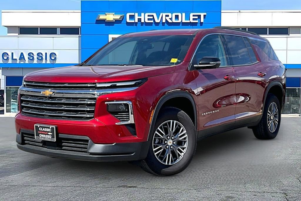 New 2025 Chevrolet Traverse LT w/ Driver Confidence Package image 2