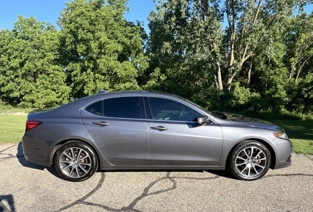 Used 2017 Acura TLX V6 SH-AWD w/ Technology Pkg image 4