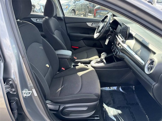 Used 2024 Kia Forte LXS image 9