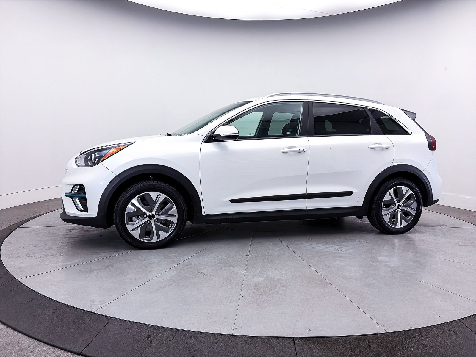 Certified 2022 Kia Niro EX FWD image 38
