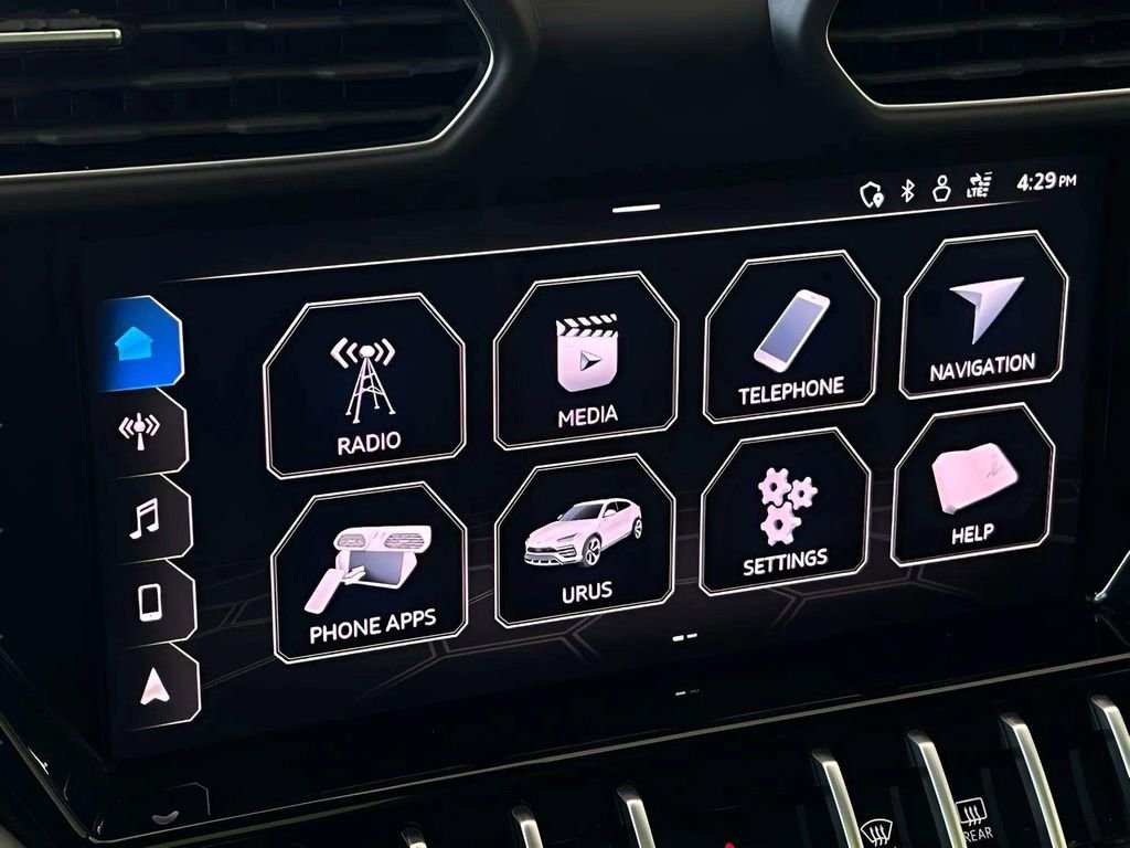 Used 2021 Lamborghini Urus AWD/4WD image 26