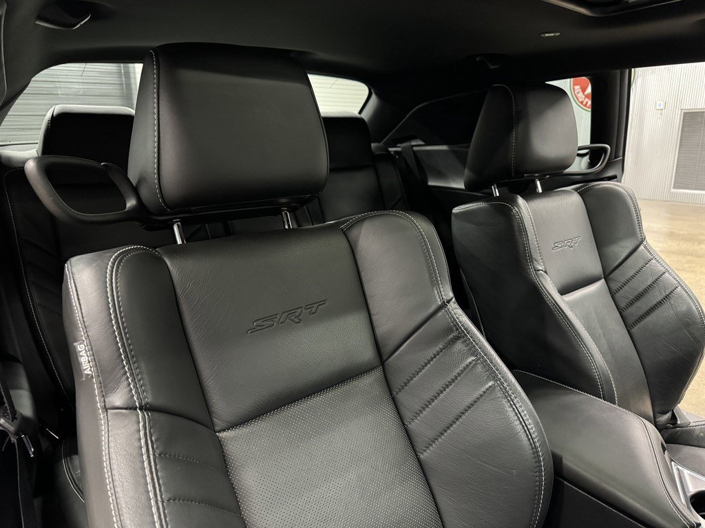 Used 2016 Dodge Challenger SRT w/ Technology Group image 32