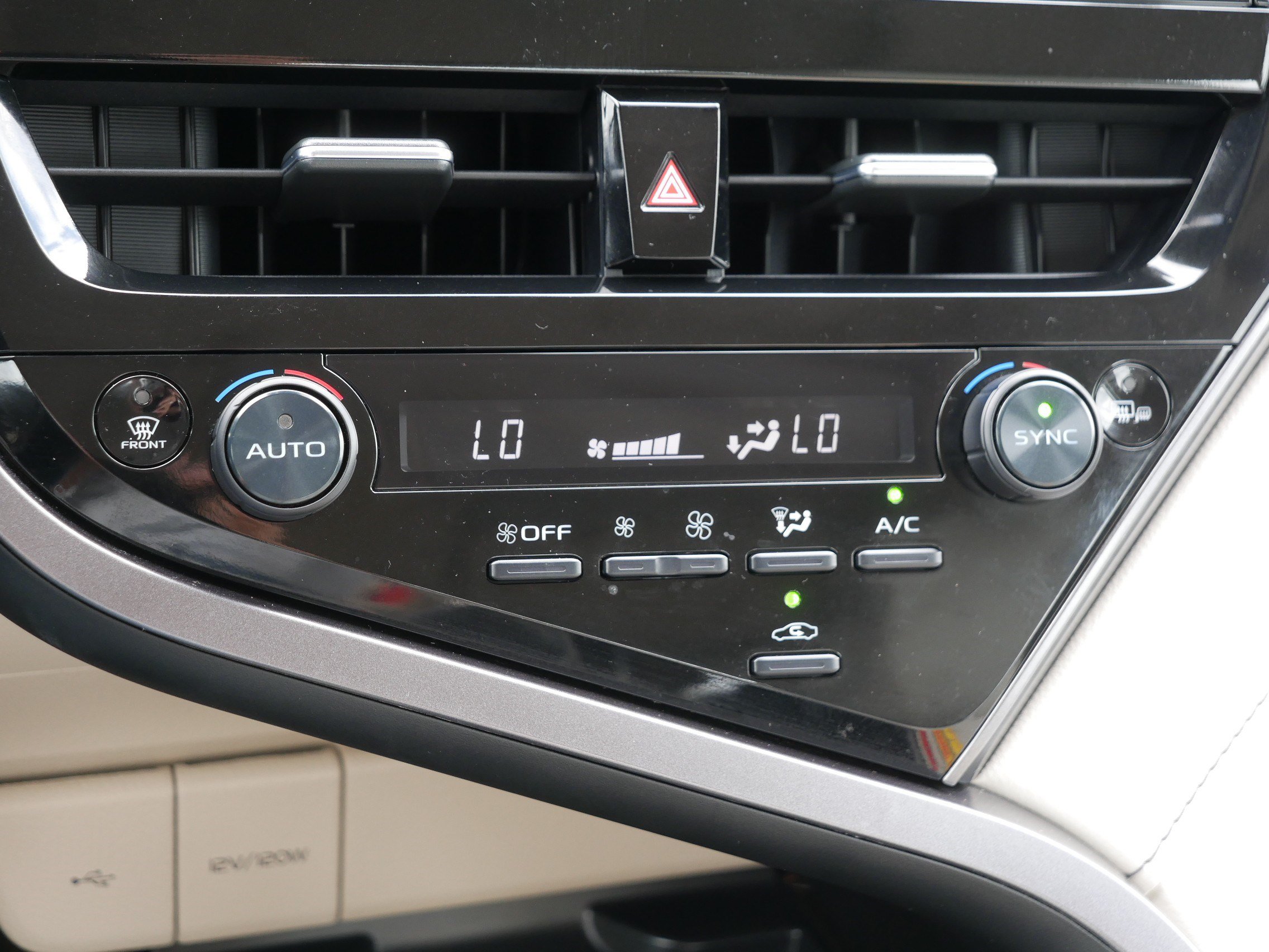 Used 2023 Toyota Camry XLE w/ Navigation Package AWD/4WD image 23