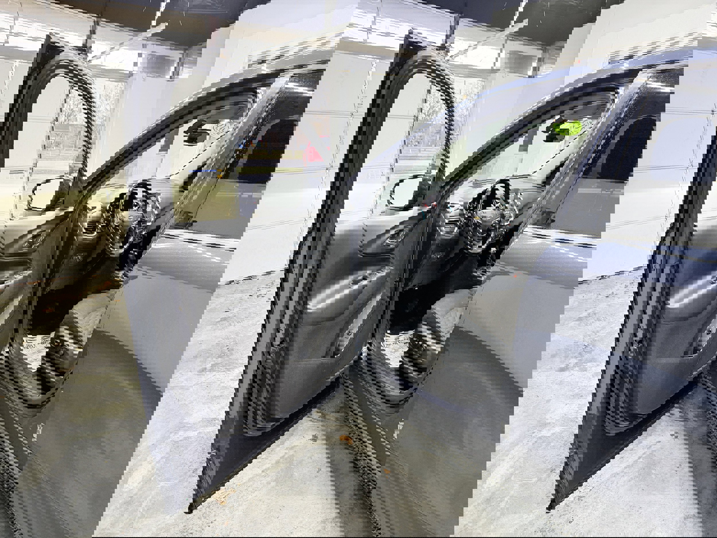 Used 2018 Chevrolet Equinox LT image 11