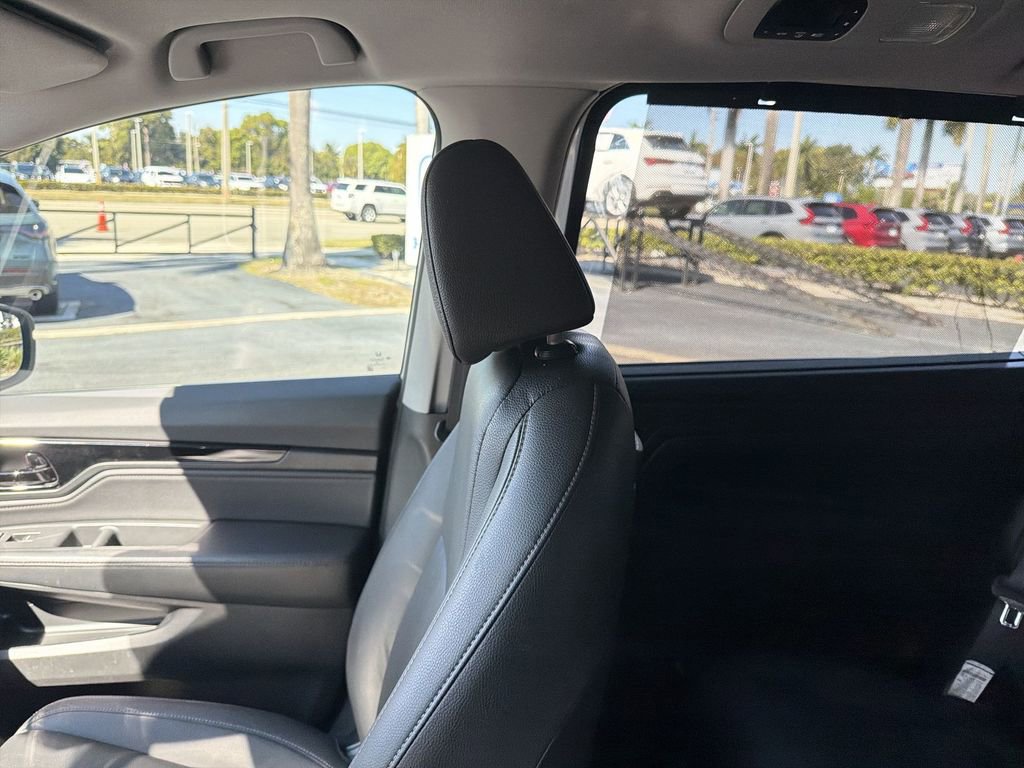 Certified 2024 Honda Odyssey Touring image 10