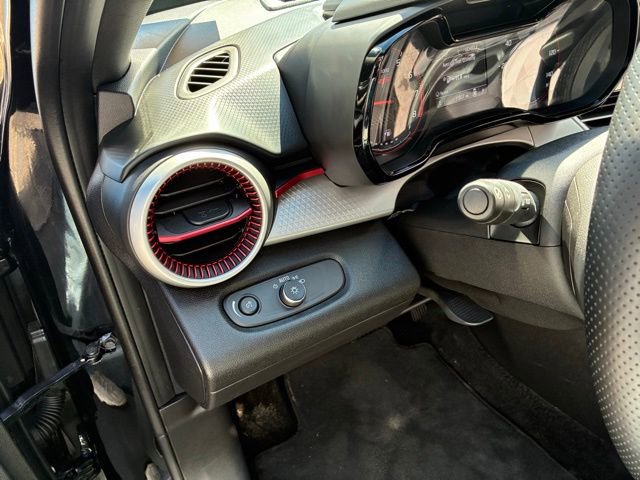 Used 2024 Chevrolet Trax RS w/ Sunroof Package image 15