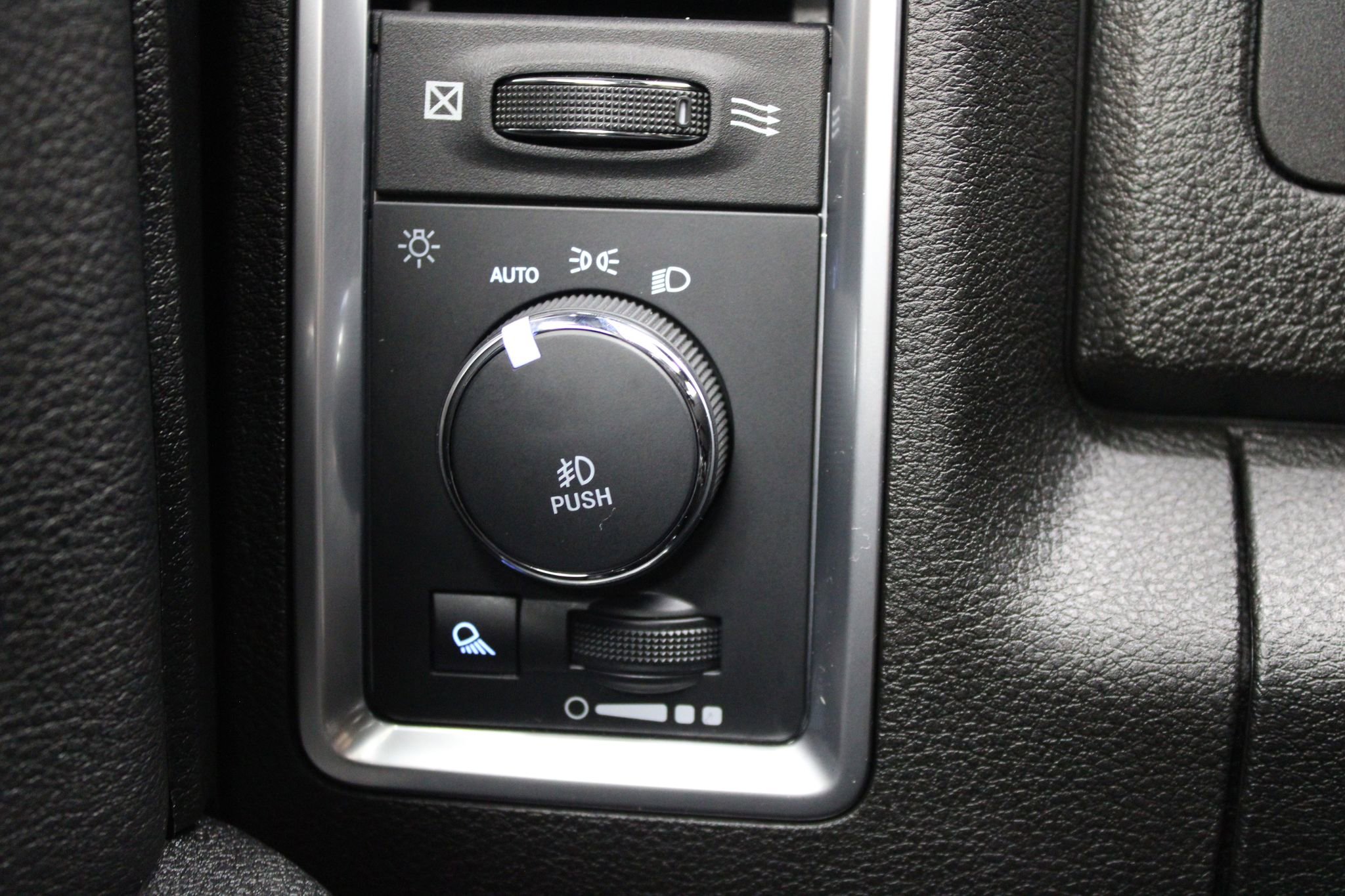 Used 2022 RAM 1500 Classic Warlock image 35