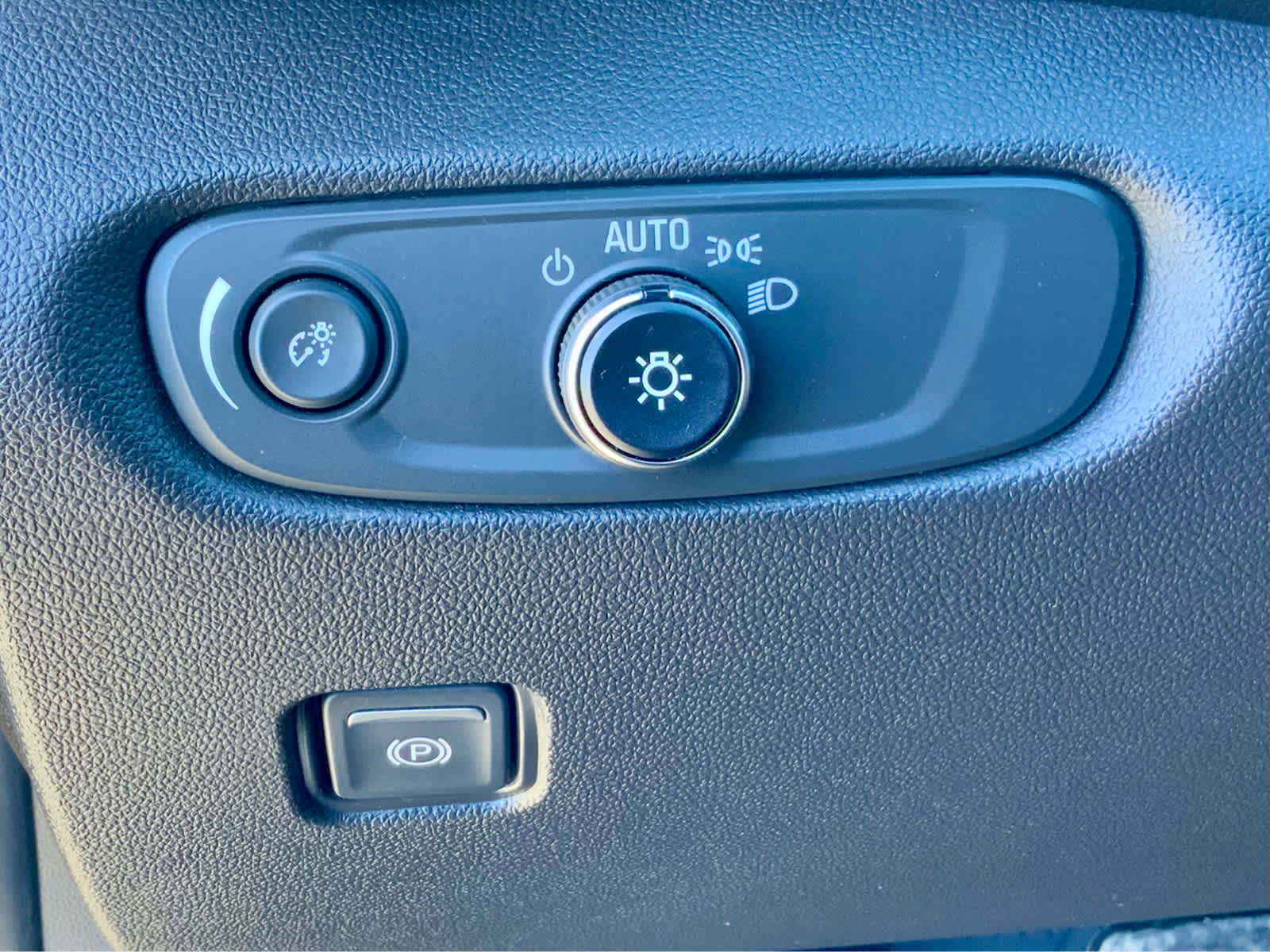 Used 2019 Chevrolet Blazer Premier w/ Sun and Wheels Package image 45