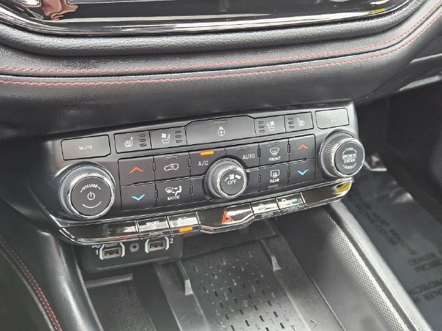 Used 2025 Dodge Durango R/T AWD/4WD image 35