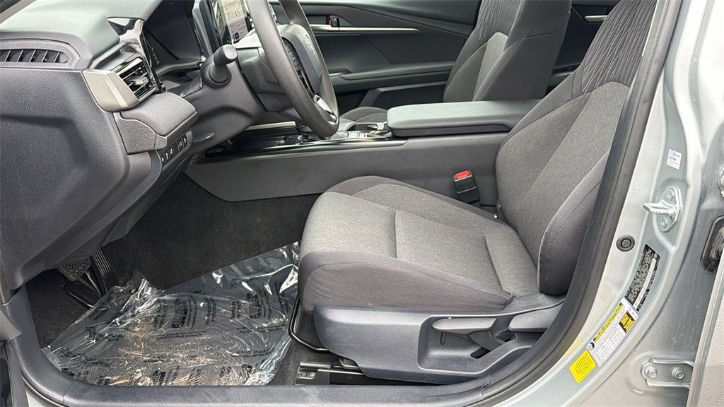 Certified 2025 Toyota Camry LE image 15