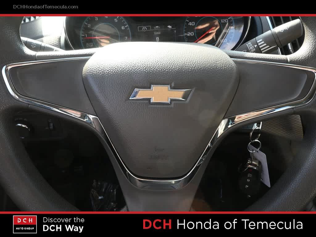Used 2017 Chevrolet Cruze LS FWD image 9