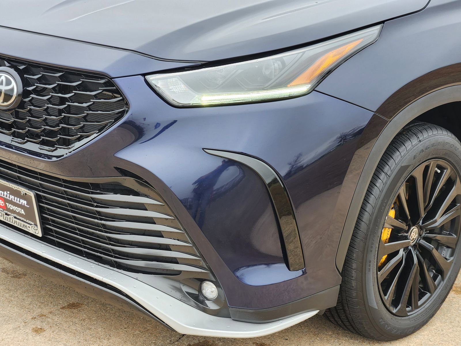 Used 2023 Toyota Highlander XSE image 9