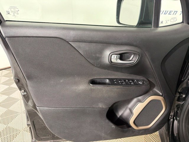 Used 2016 Jeep Renegade Sport w/ Power & Air Group FWD image 23