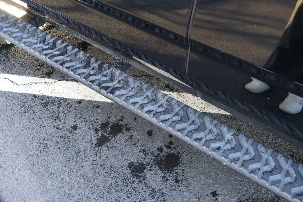 Certified 2023 Chevrolet Tahoe Z71 w/ Luxury Package image 15