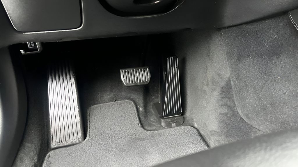 Used 2017 Volvo S90 T5 Momentum w/ Vision Package image 13