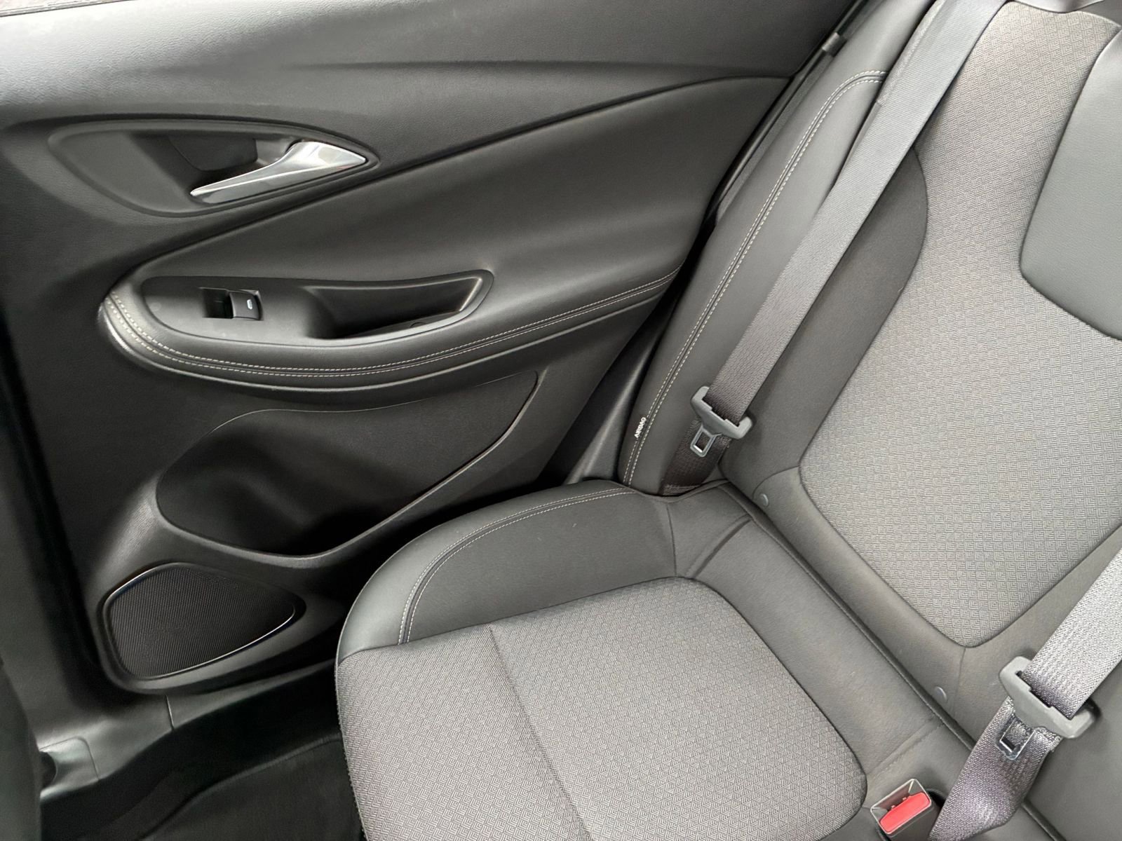 Used 2025 Buick Encore GX Preferred image 38