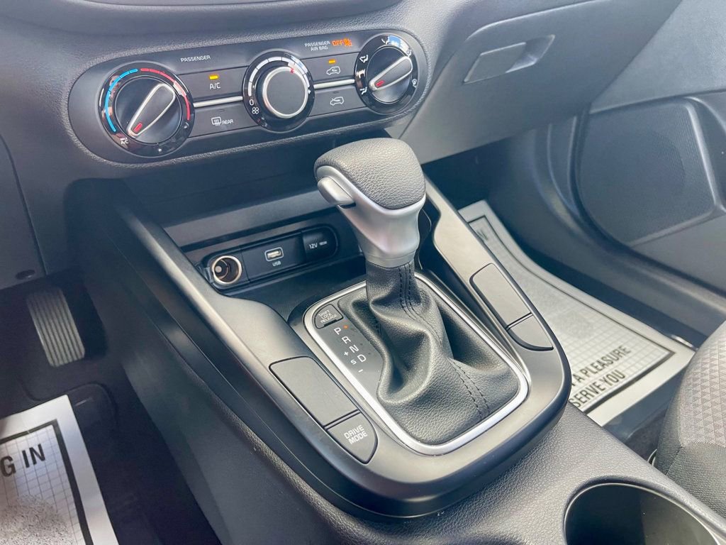 Used 2025 Kia Soul LX w/ LX Technology Package image 15