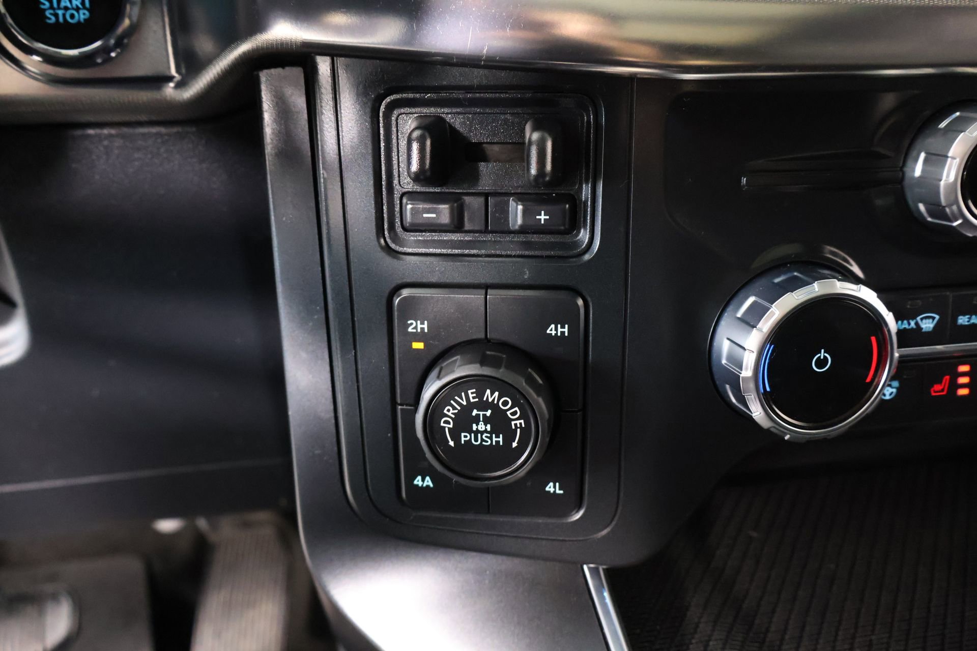 Used 2022 Ford F150 Raptor w/ Equipment Group 801A High AWD/4WD image 9