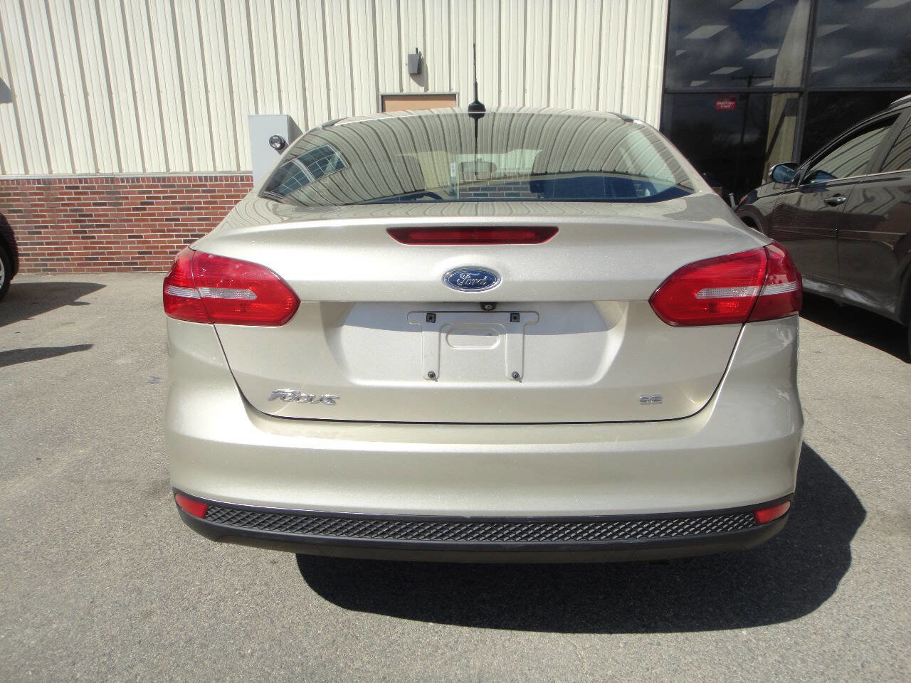 Used 2017 Ford Focus SE FWD image 5