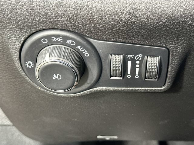 Used 2024 Jeep Compass Latitude AWD/4WD image 21