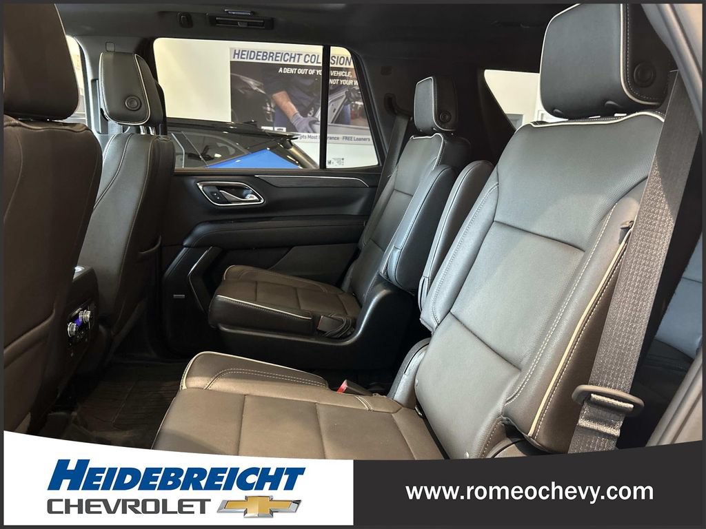 Certified 2023 GMC Yukon SLT w/ SLT Luxury Package AWD/4WD image 12