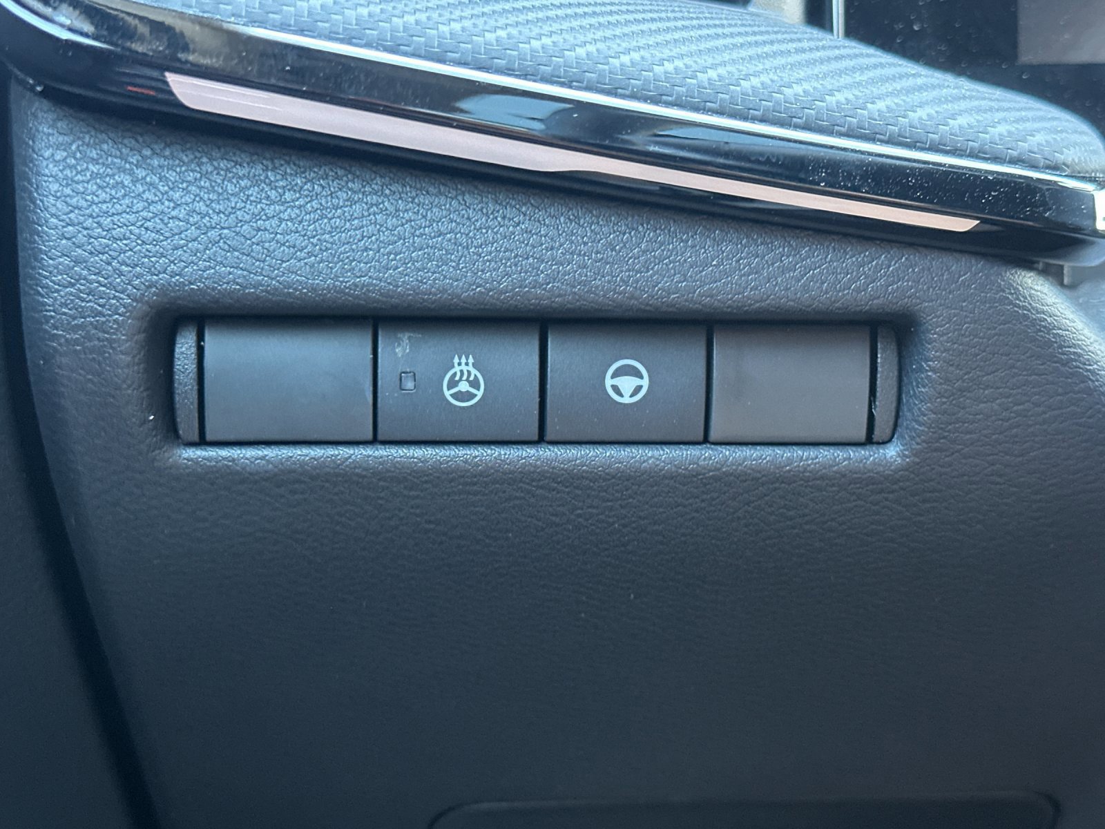 Used 2025 Nissan Kicks SR w/ SR Premium Package AWD/4WD image 30