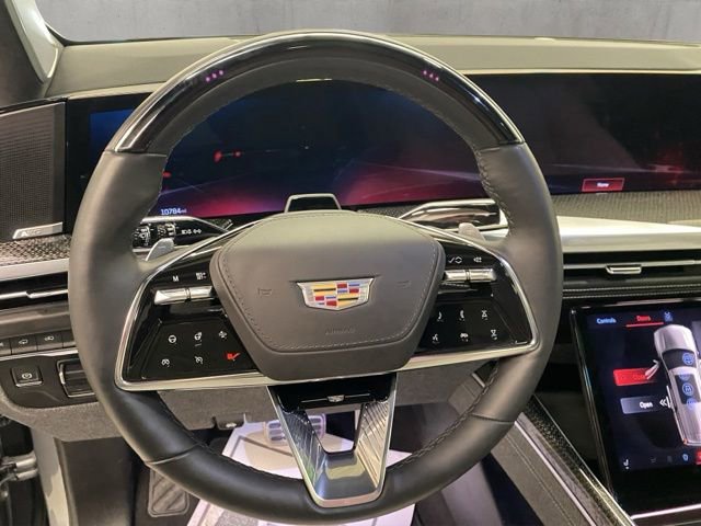 Used 2025 Cadillac Escalade ESV V image 17