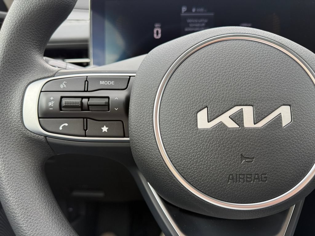 New 2026 Kia K5 LXS FWD image 25