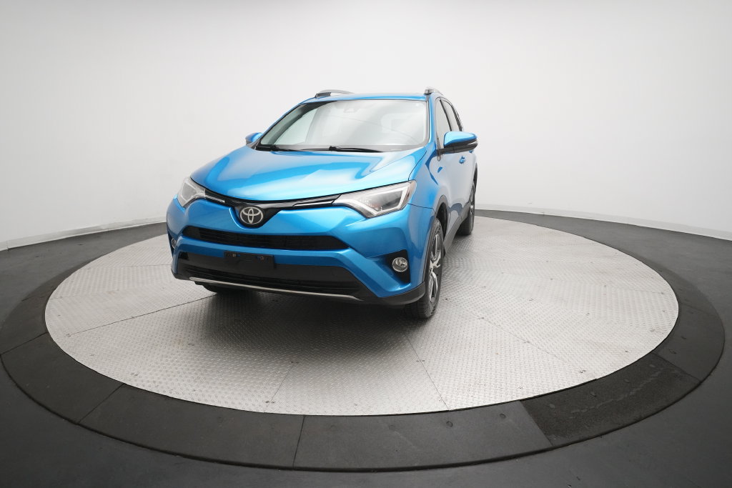 Used 2018 Toyota RAV4 XLE w/ Plus Extra Value Package AWD/4WD image 12