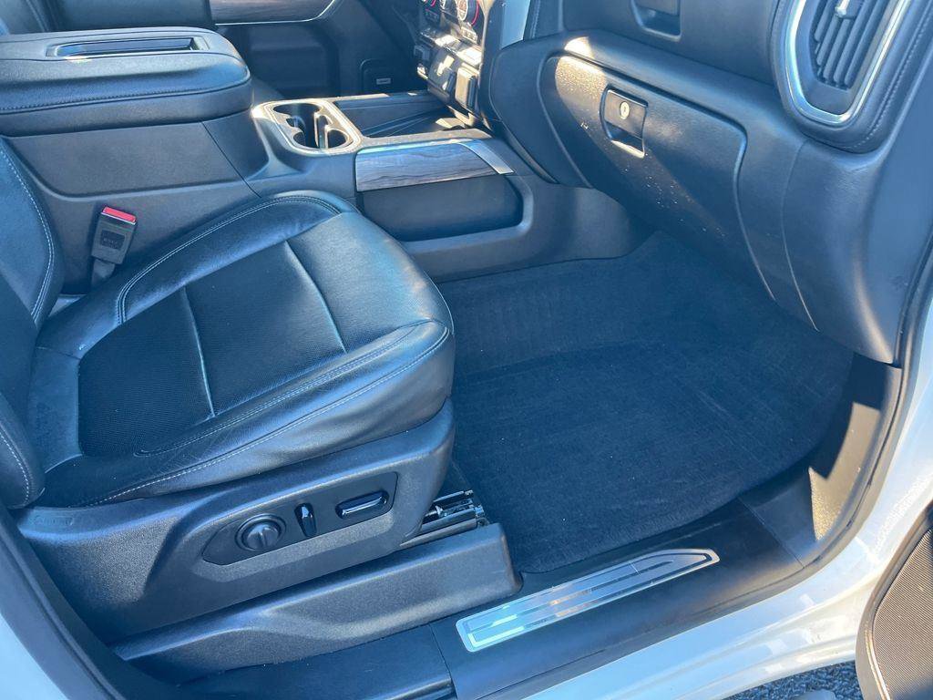 Used 2019 Chevrolet Silverado 1500 LTZ w/ LTZ Premium Package AWD/4WD image 32