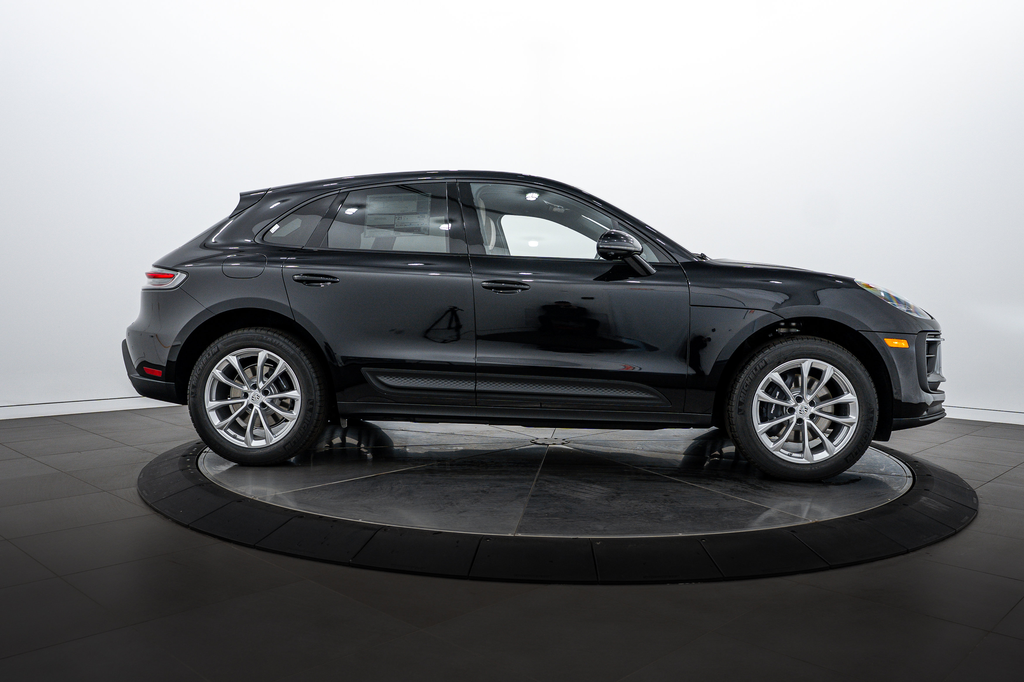 New 2026 Porsche Macan image 8